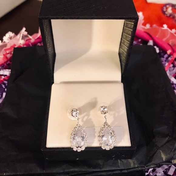 ๐ 3/$20 - ๐ His & Her Only Keychain + Earrings Bundle - Picture 4 of 5